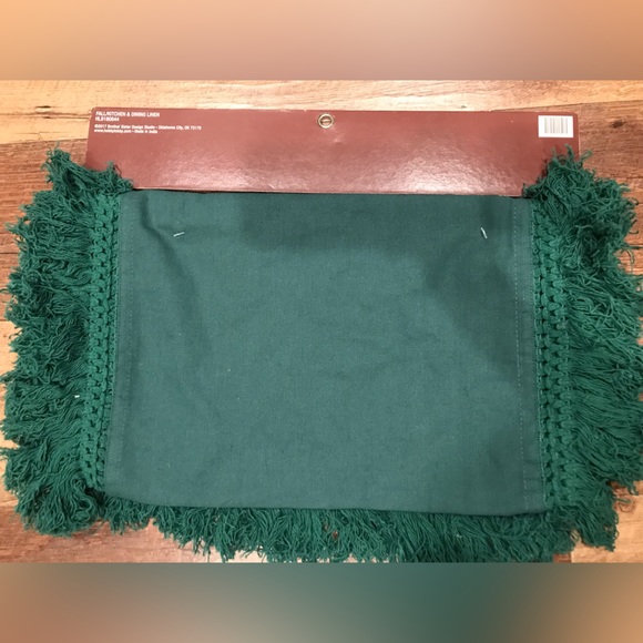 Table runner - Picture 3 of 3